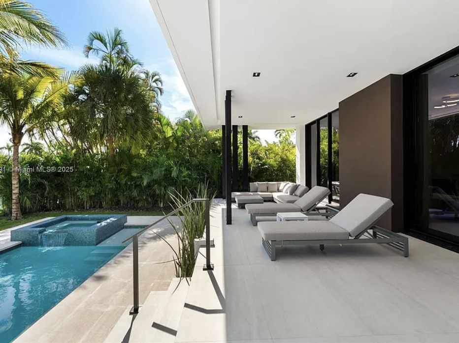 House 3 View 23